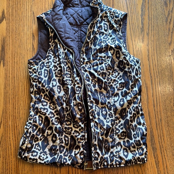 DB REVERSIBLE VEST - BROWN/ CHEETAH PRINT - Picture 3 of 7
